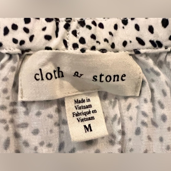 Cloth & Stone 
Medium 
Navy Blue and White 
Tank Top
NWOT - Picture 5 of 9